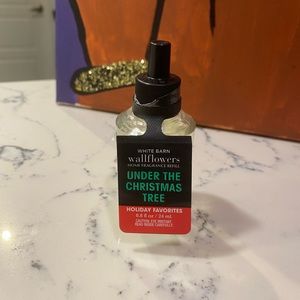 NWT Bath and Body Works Under the Christmas Tree Wallflower